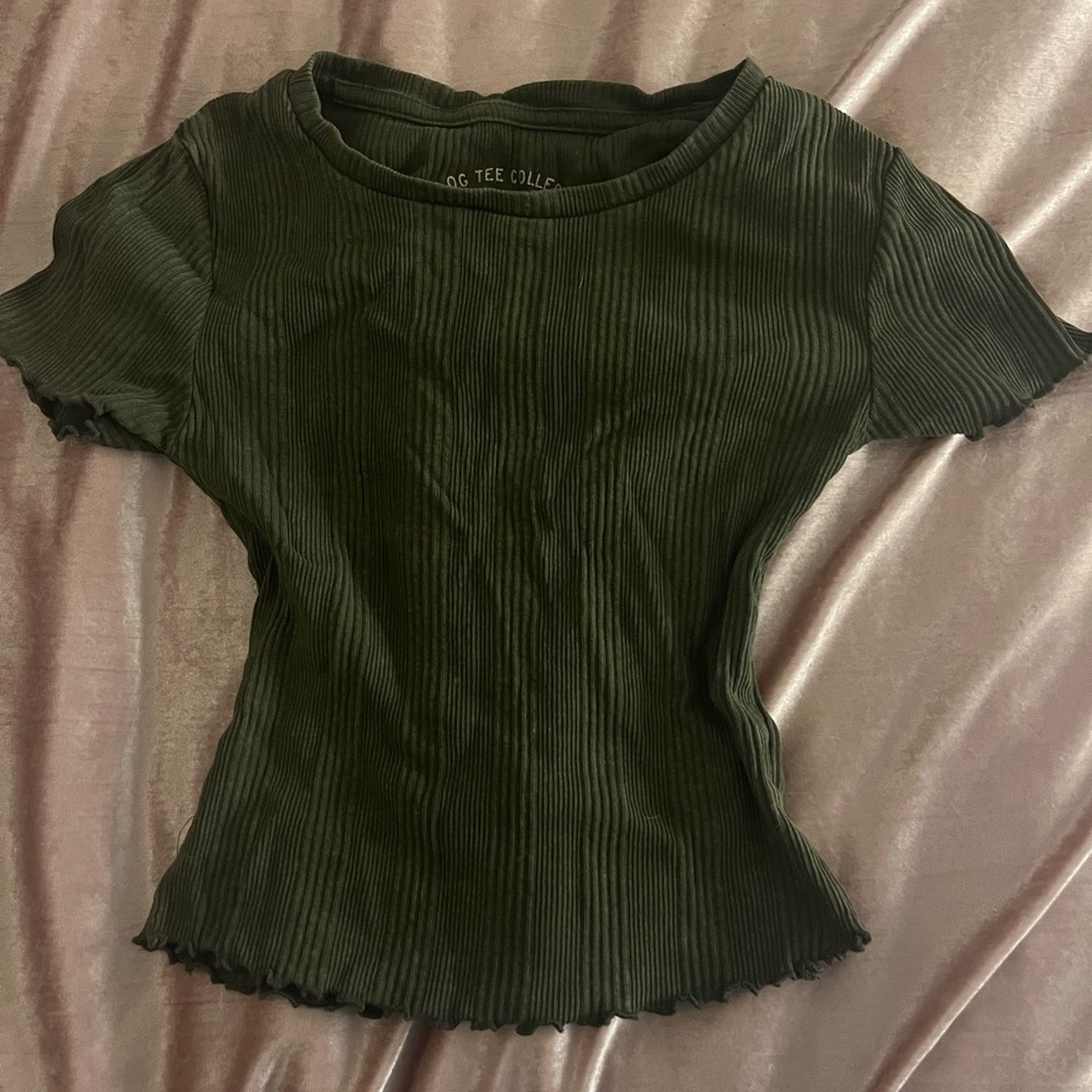 fitted t-shirt